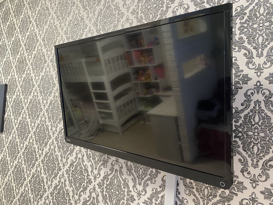 Телевізор 32дюйми