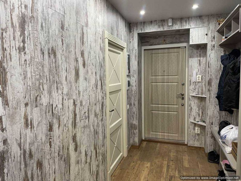 Продаю четырехкомнатную квартиру в Новострое на 12 Продольной д1