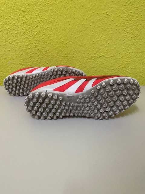 Chuteiras futebol relvado sintético