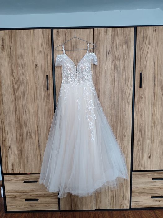 Piękna suknia ślubna