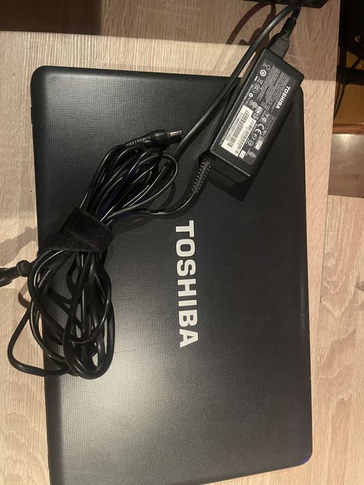 Sprzedam laptopa w dobrym stanie