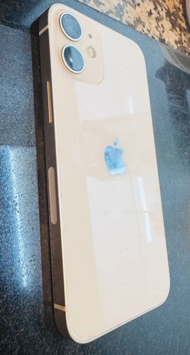 iPhone 12 mini ecrã usado sempre com protetor