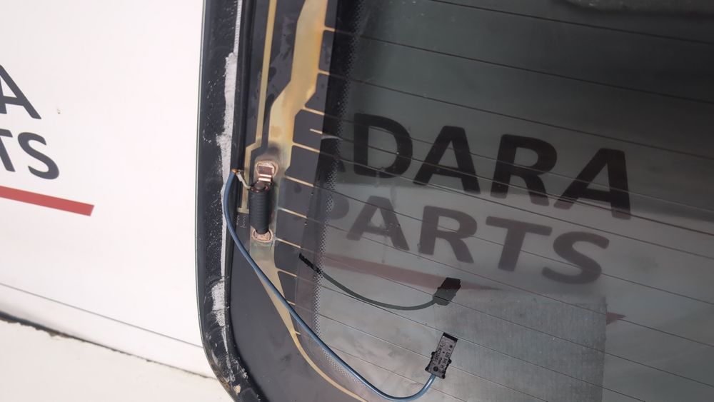 Скло заднє для Mercedes Benz C300 2015-2018