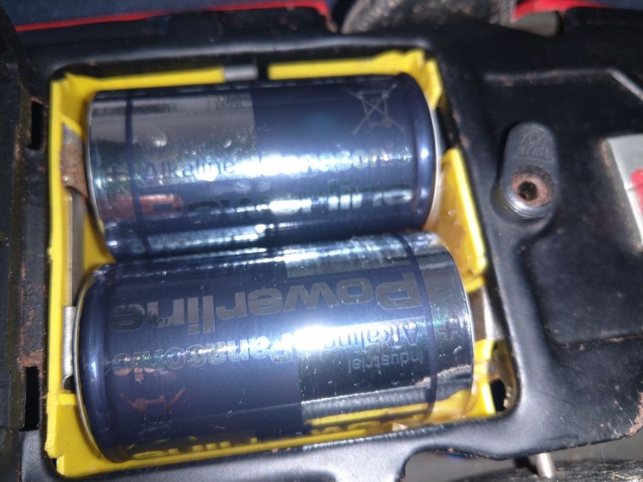 Taiyo Toys Mustang de lata "bate-e-recua"