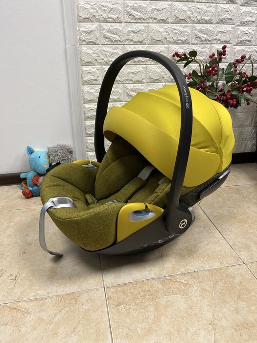 Автокрісло Cybex Cloud Z Plus i-Size Група 0+ (0-13 кг) автолюлька