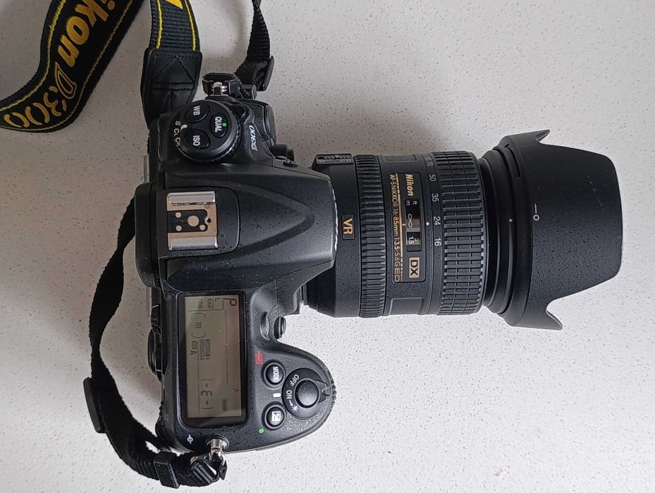 Nikon D300 (10тис. кадрів) + Nikkor 16-85mm + сумка + UV фільтр