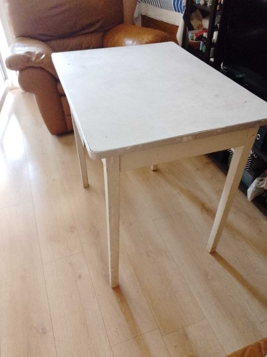 продам  стіл кухоний