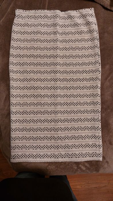 Saia travada Stradivarius