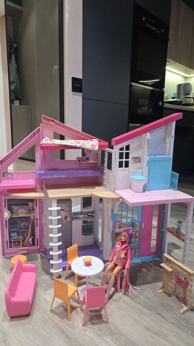Продам будинок для barbie