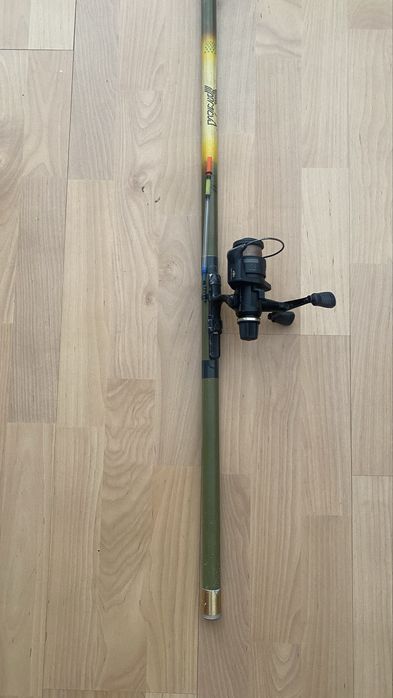 Conjunto de 4 canas de pesca
