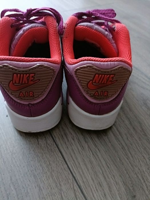 Adidasy Air firmy Nike