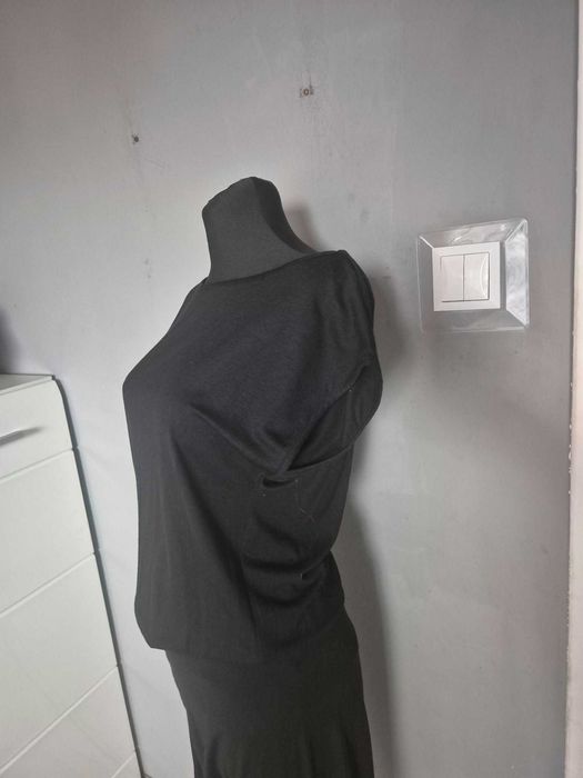 Czarna sukienka asymetryczna Bocca
