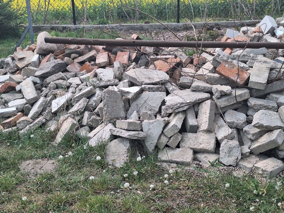 Cegła z rozbiórki tanio .