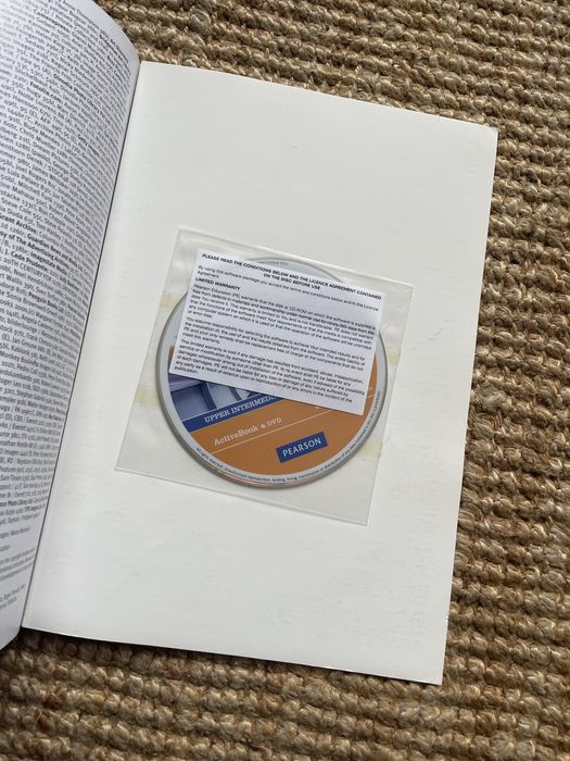 Manual e livro de exercicios Total English B2