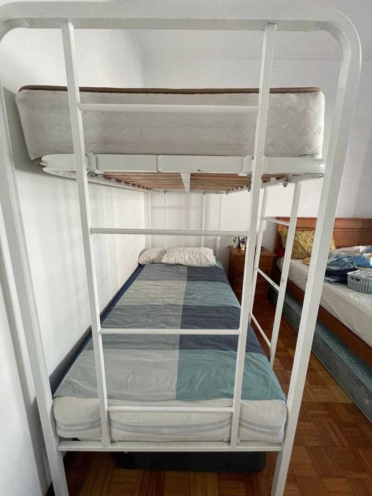 Vendo beliche de estrutura metálica em aço reforçado, bastante resistente e estável.