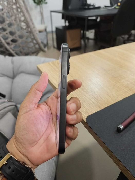 iPhone 15 Pro - 256GB Preto