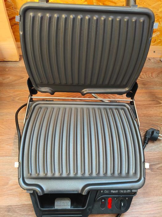 Продам грильницю Tefal модель G03-M