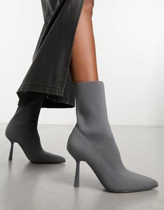 Botins da Bershka em lycra cinzentos novos com etiqueta