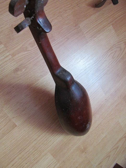 Bardzo stary instrument muzyczny góralski, gęśle,
