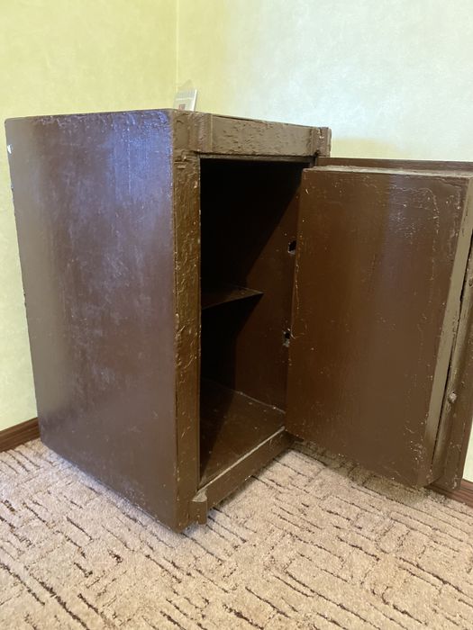 Продам сейф