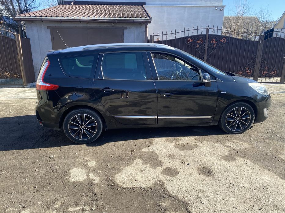 Продам сімейний автомобіль