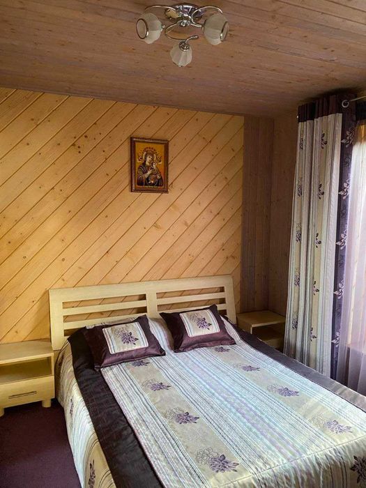 Продається 2-х поверховий, цегляний будинок, готовий до проживання.