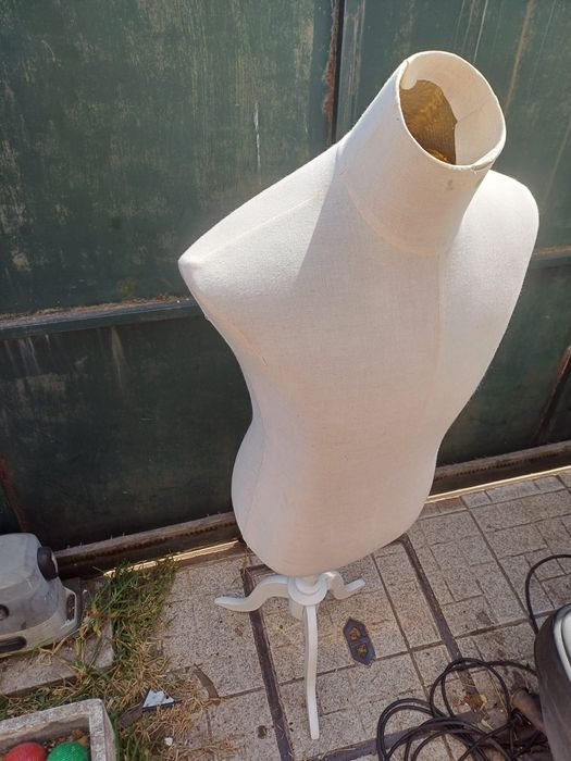 Manequins em esferovite tronco com  suporte