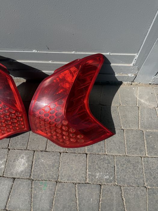 Peugeot 3008 задні стопи.