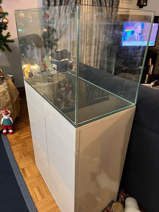 Aquário + móvel à medida