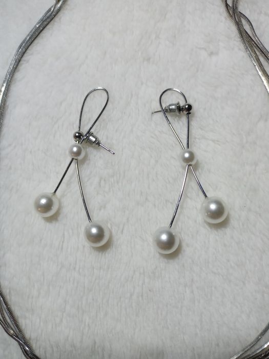 Набір елегантних прикрас.