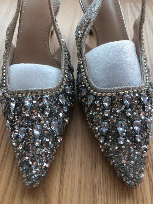 Sapatos com brilhantes