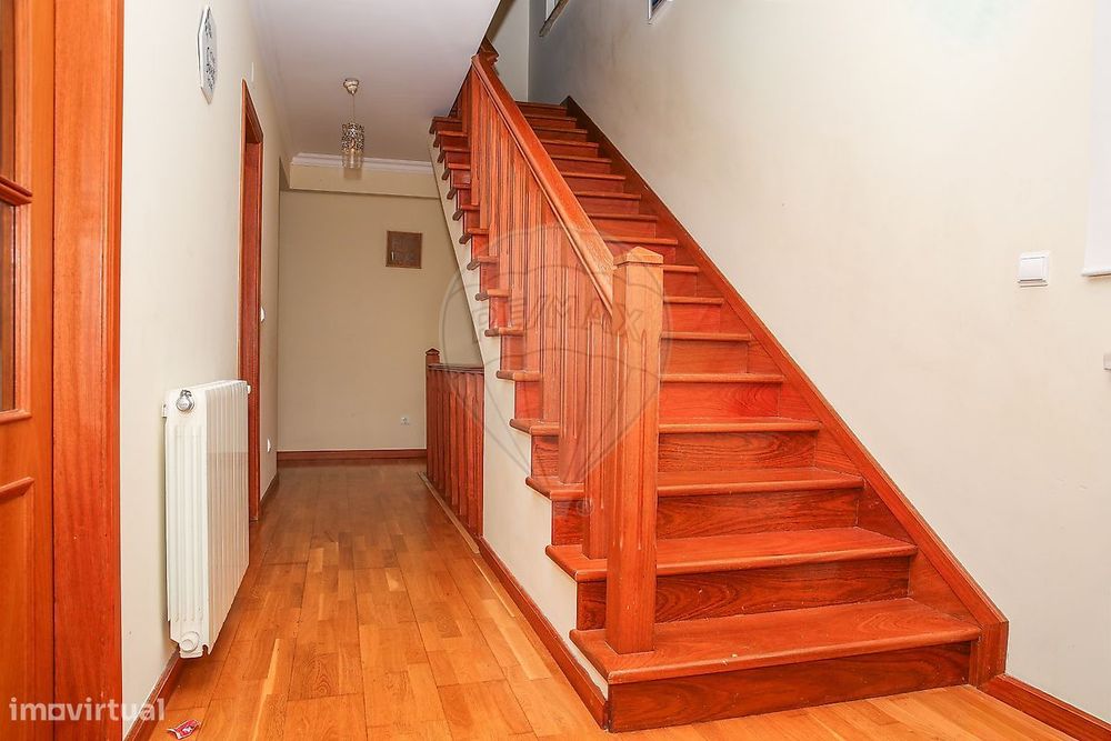 Moradia T5 para venda