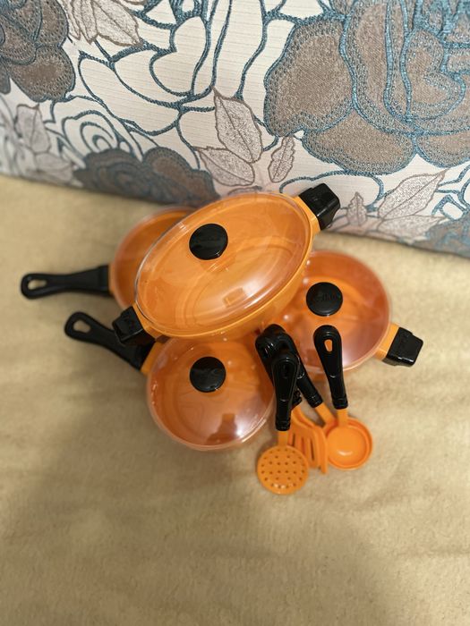 Кухні з набаром посуду іграшковий набір