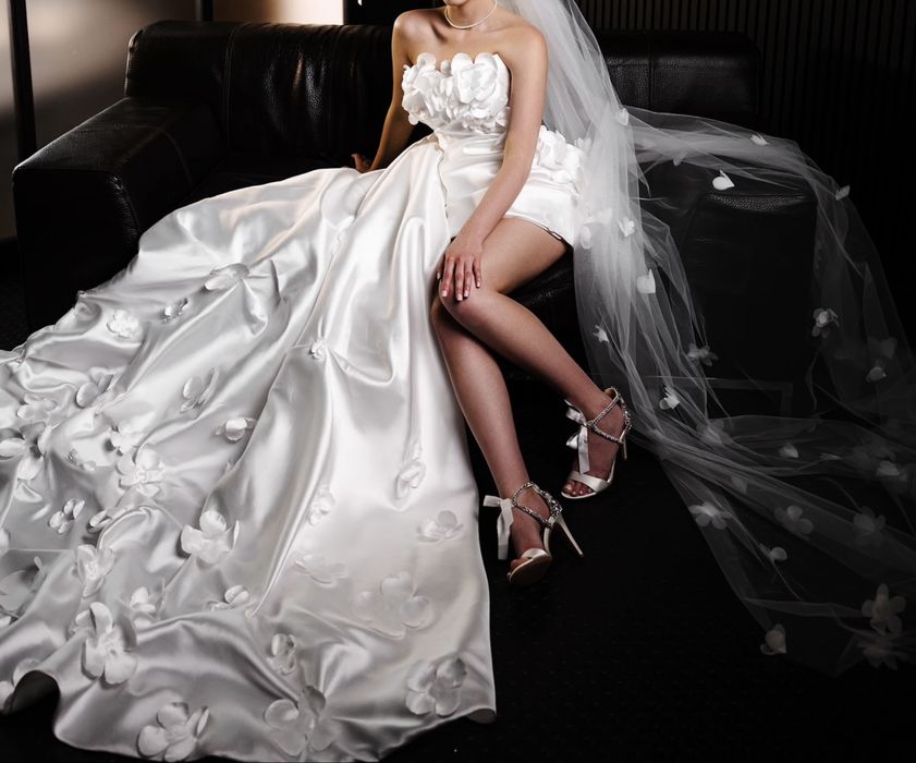 Продам весільну сукню