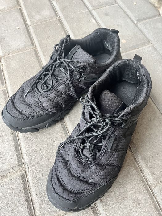 Чоловічі кросівки