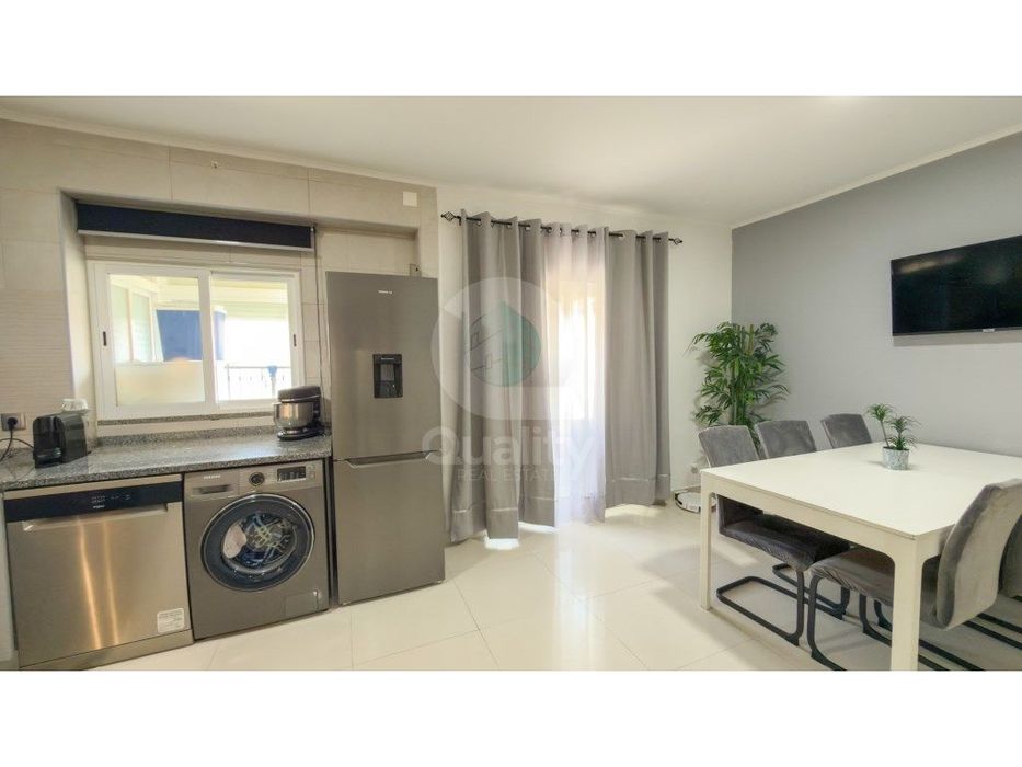 Apartamento T3 convertido em T2 na Verderena