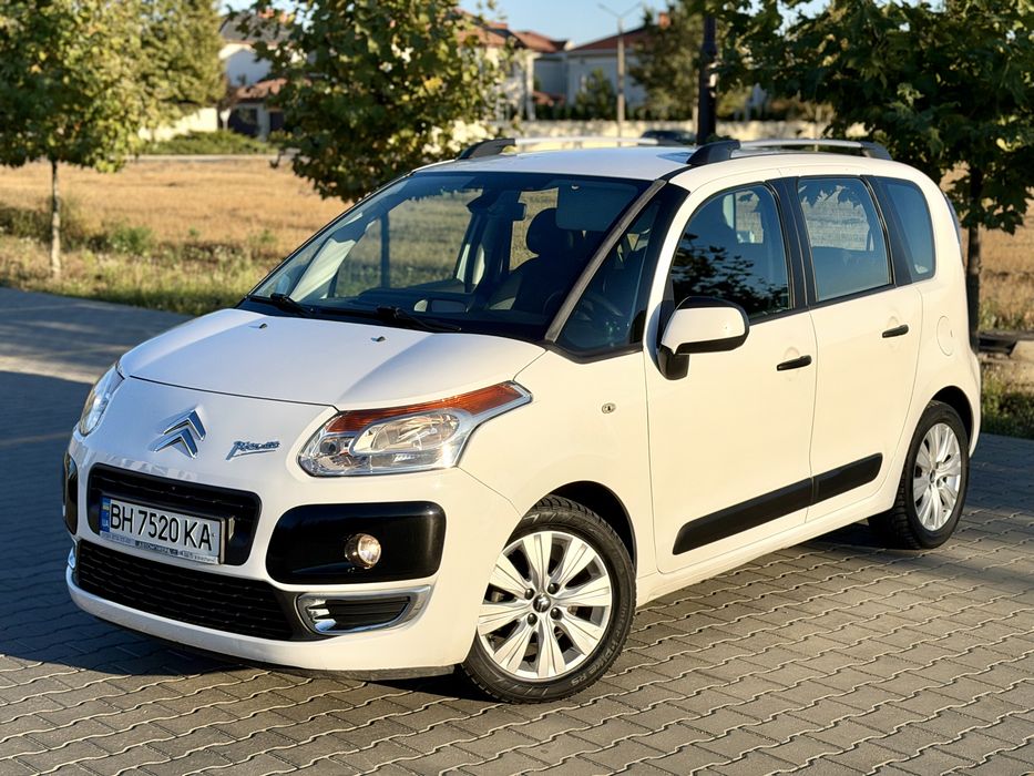 Citroen C3 Picasso 2012г 1.4 механика Официальная