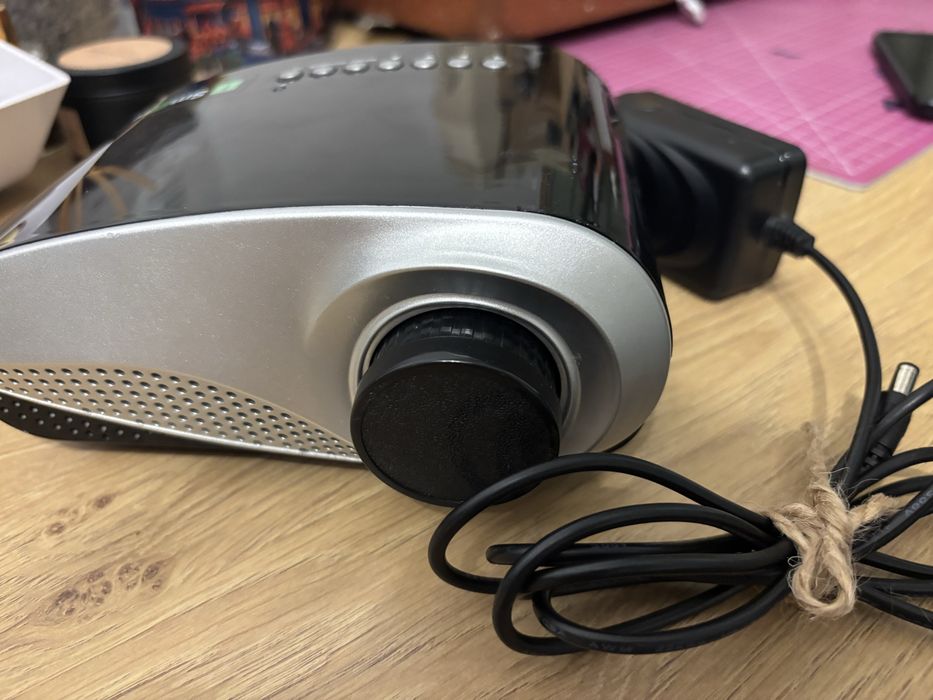 Projektor multimedialny ISMART