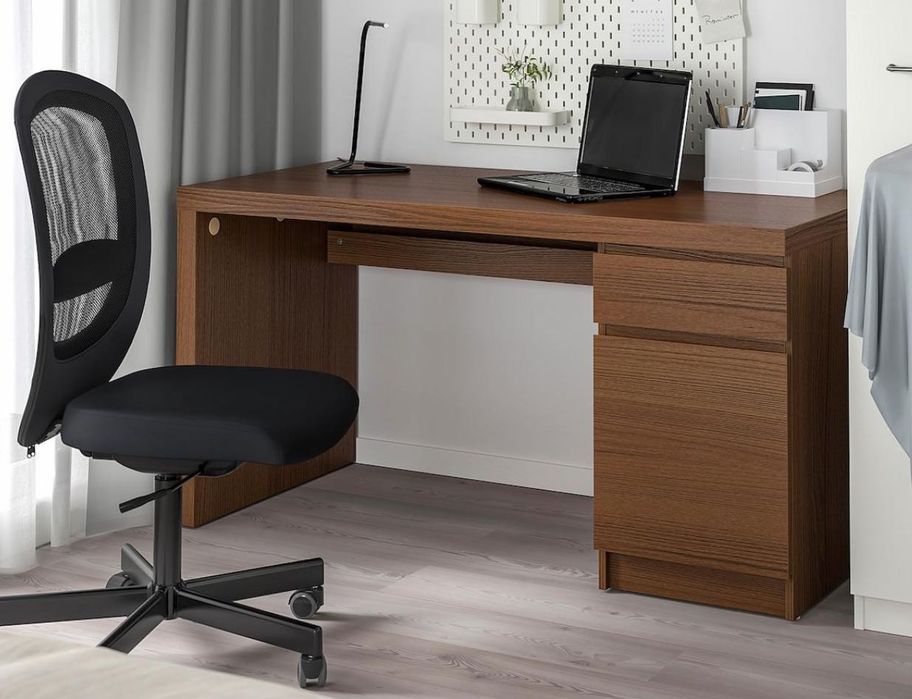 Nowe biurko IKEA MALM brązowe - 5 sztuk