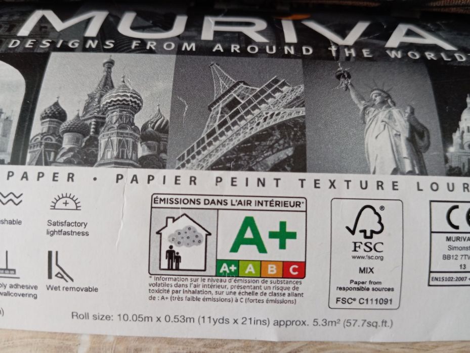 Tapeta 1 gatunek delikatny brokat