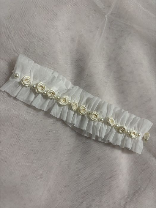 Весільна підв’язка з перлами