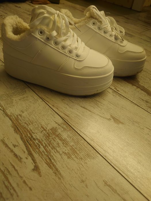 Buty ocieplane Sinsay damskie