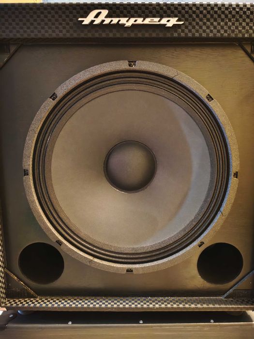 Ampeg RB-115 combo para baixo (1x15)