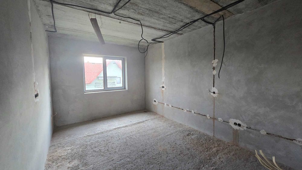 Продається добротний будинок у популярній серед покупців  локації