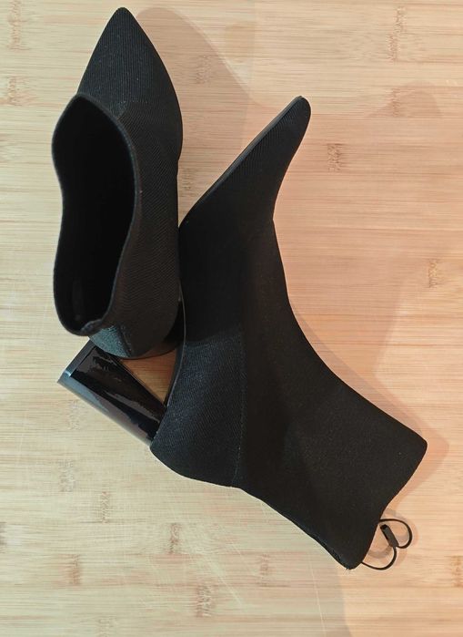 Bota/Botins ZARA pretos com salto em bloco