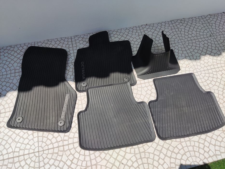 Skoda Octavia 2020>  Tapetes borracha originais