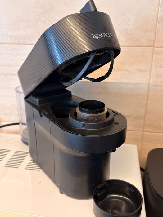 Cendo maquina de cafe nescafe