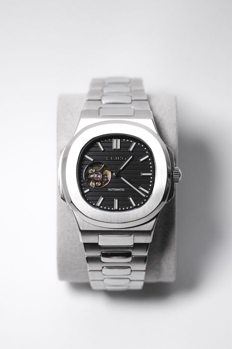 Zegarek Custom Seiko Mod Nautilus Open Heart Black