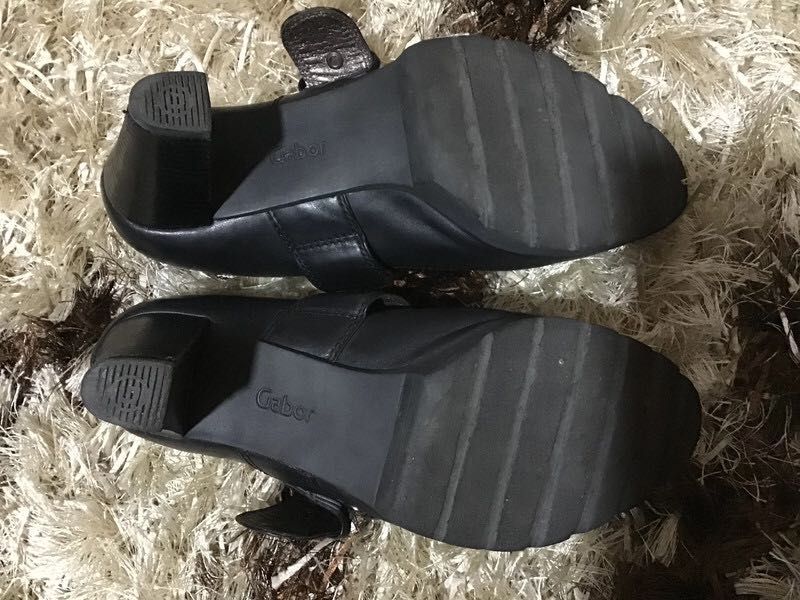 Sapatos pele da marca Gabor