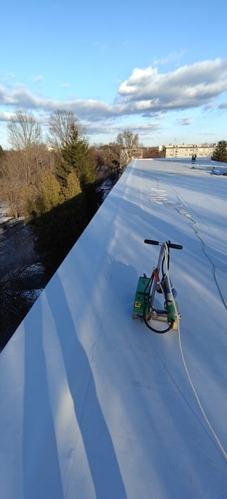 Монтаж и пайка ПВХ мембраны.